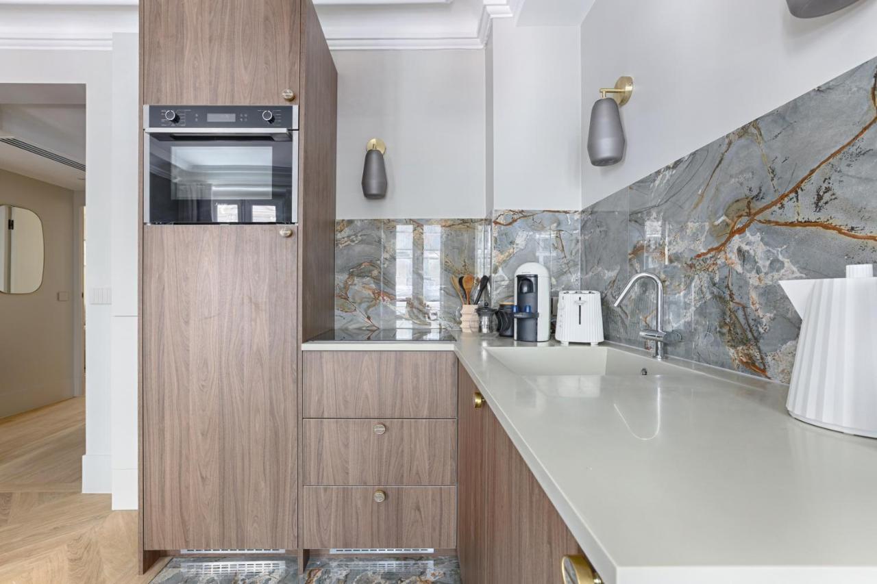 Unique Luxury Parisian Flat 2Br/6P -Champs Elysees Zewnętrze zdjęcie